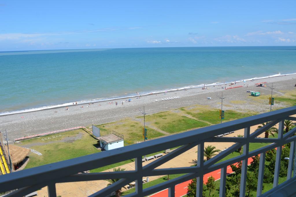 Apartment Magnolia Rustaveli 62 Batoemi Buitenkant foto