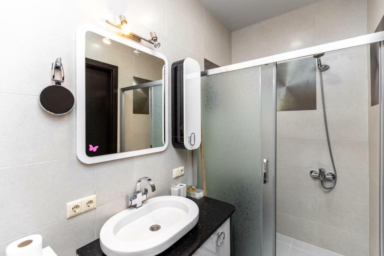 Apartment Magnolia Rustaveli 62 Batoemi Buitenkant foto