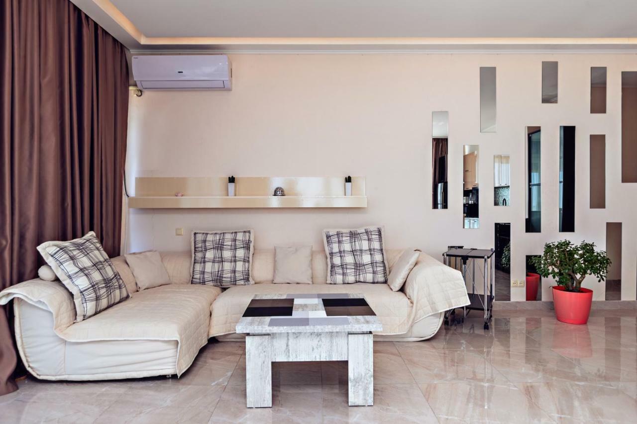 Apartment Magnolia Rustaveli 62 Batoemi Buitenkant foto