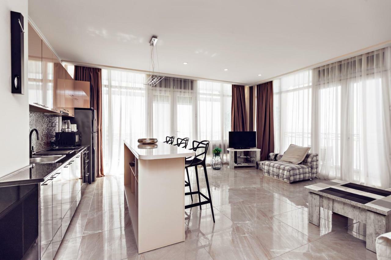 Apartment Magnolia Rustaveli 62 Batoemi Buitenkant foto
