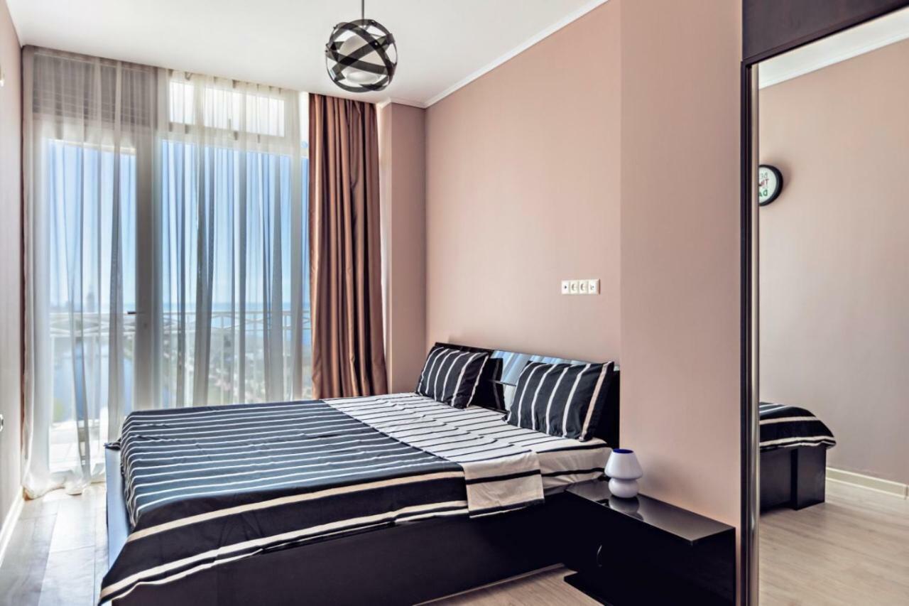 Apartment Magnolia Rustaveli 62 Batoemi Buitenkant foto